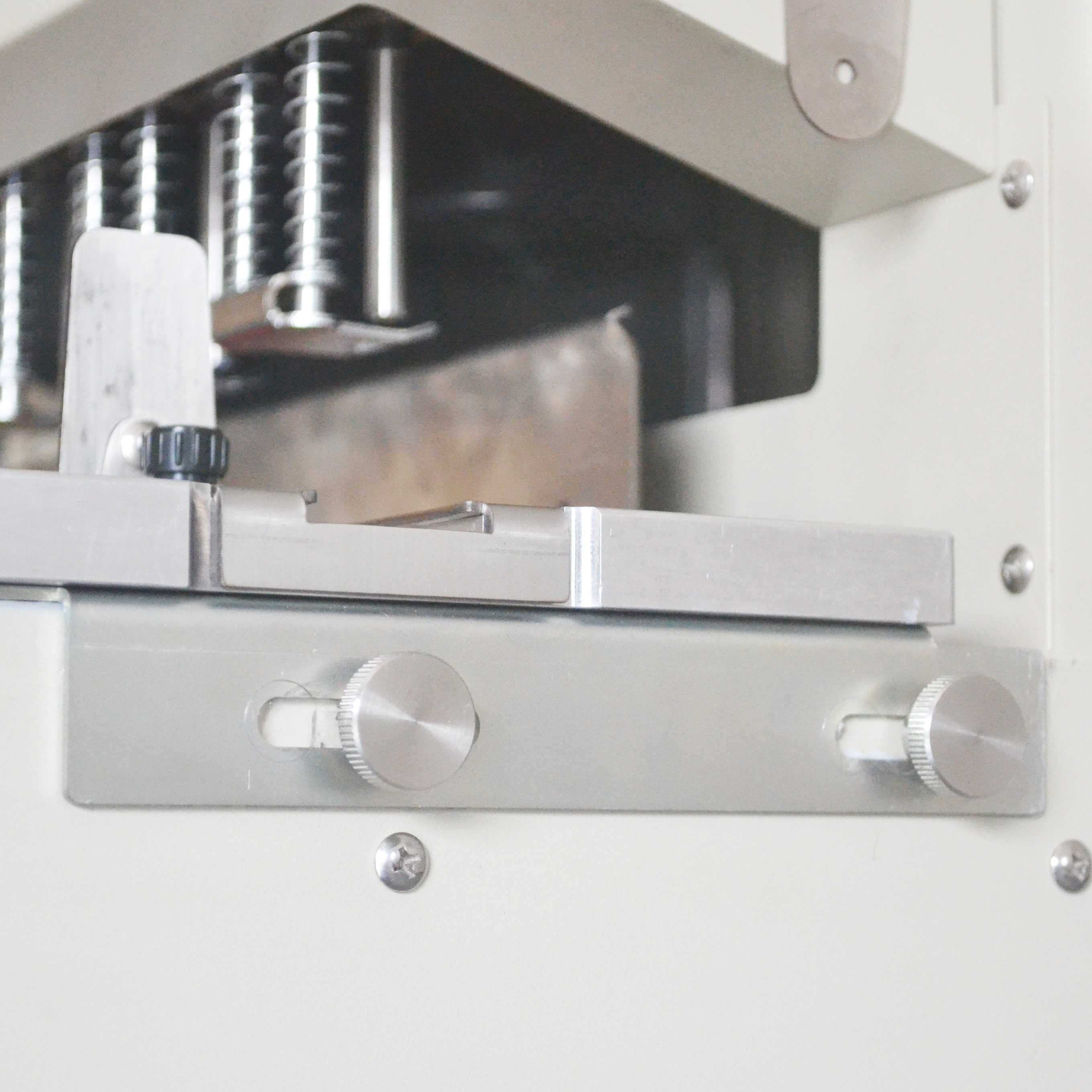 Taladro de papel automático de 4 ejes DK-4